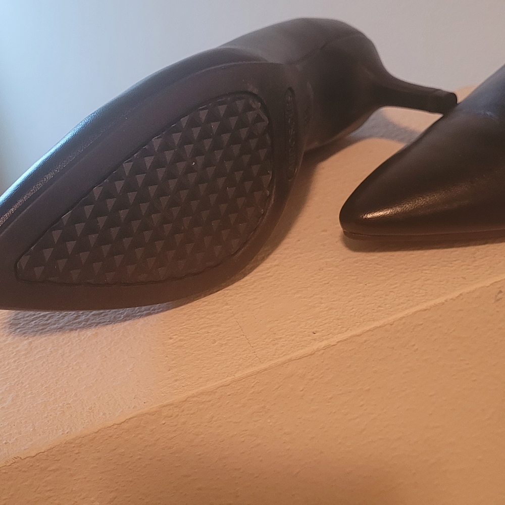 AEROSOLES Elegant Black Pointed Heels - Picture 3 of 4